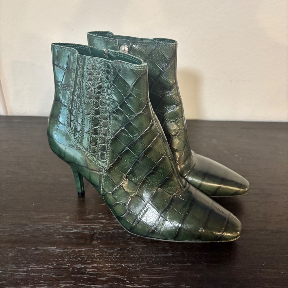 Vince Camuto Ankle Boots 6.5 Croc Embossed Leather Green Kitten Heel Booties